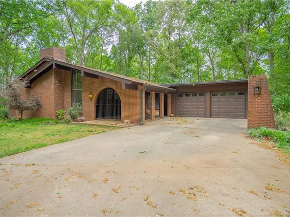 166 Larkspur Ln, Lexington, NC 27292
