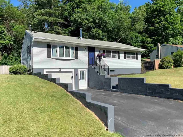 24 Sterley Ave, Saugerties, NY 12477