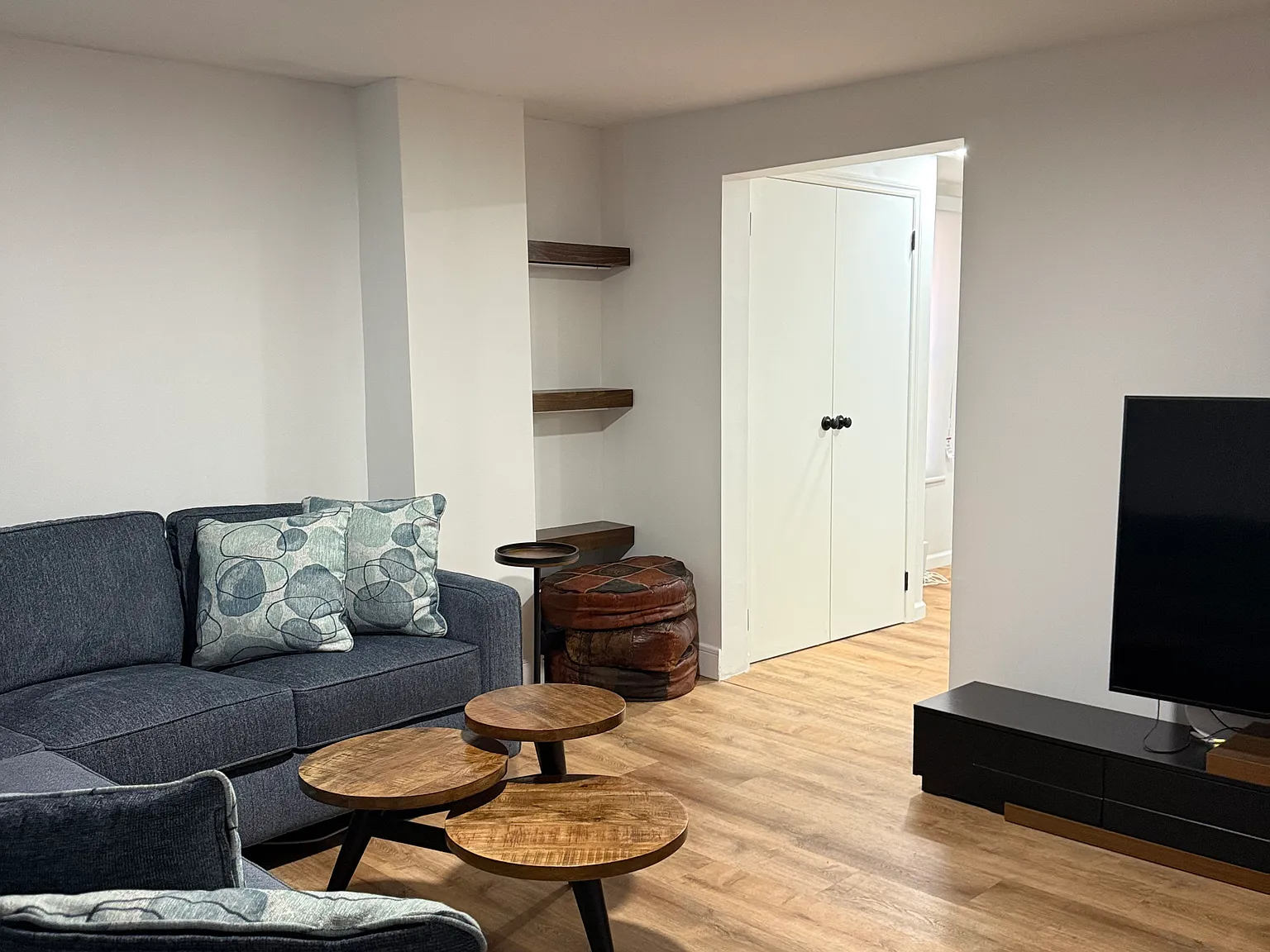 2 bed, 900 sqft, $2,300 — Photo 3