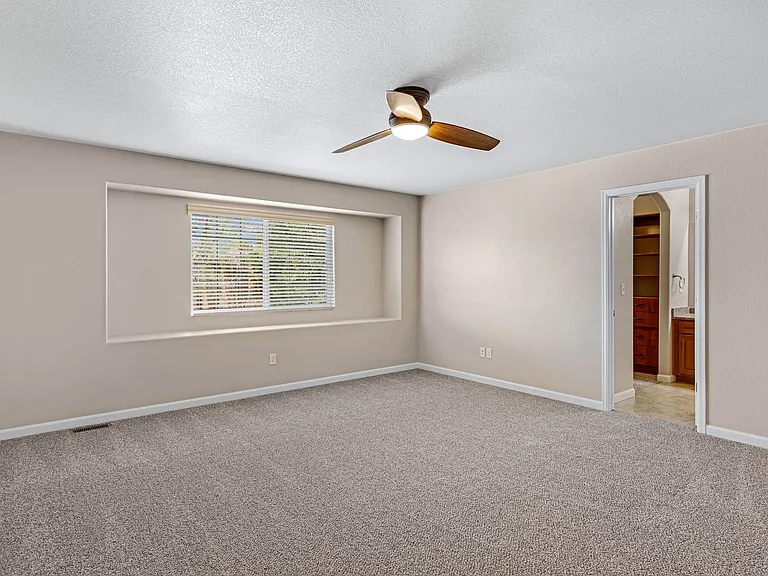 4227 Date St — Photo 7