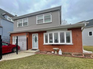 2970 W Nelson St, Chicago, IL 60618
