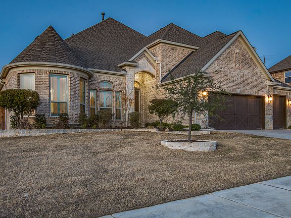 2nd image of 1001 Ballycastle Ln