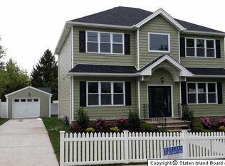 9 Daleham St, Staten Island, NY 10308