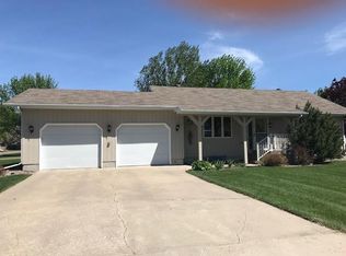 1498 15th St N, Wahpeton, ND 58075