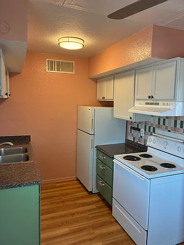 923 N Swan Rd #201 Photo 1