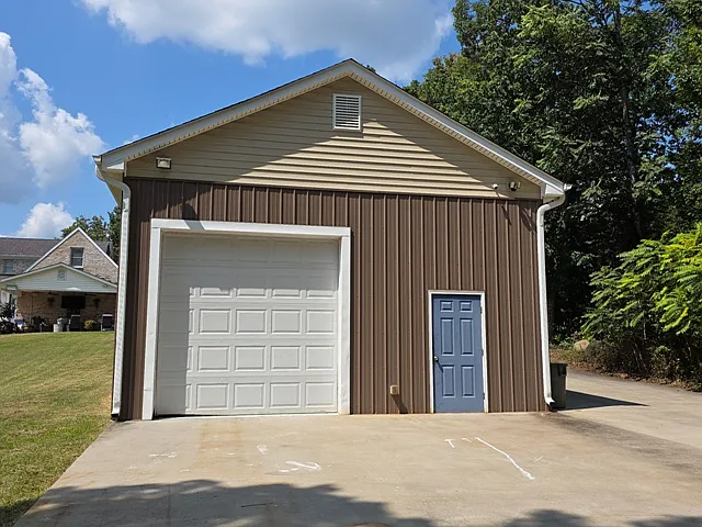 Studio, 1300 sqft, $1,000 — Photo 1