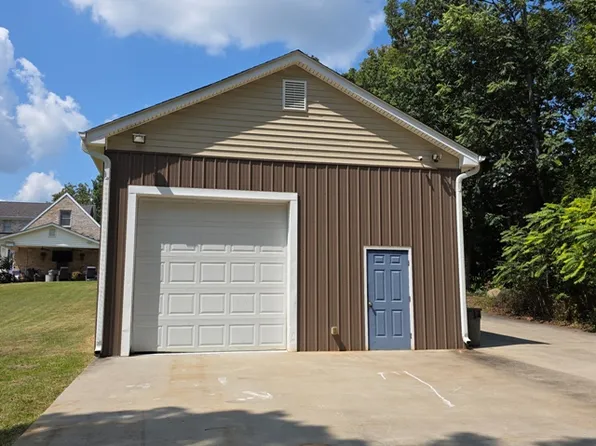 654 Acorn Dr, Rustburg, VA