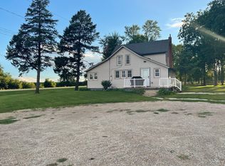 2115 W Ridgeway Ave, Cedar falls, IA 50613