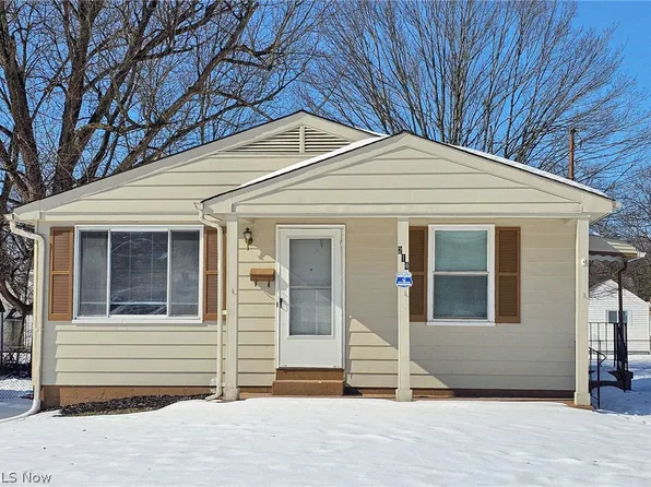 214 Hamrock Dr, Campbell, OH 44405