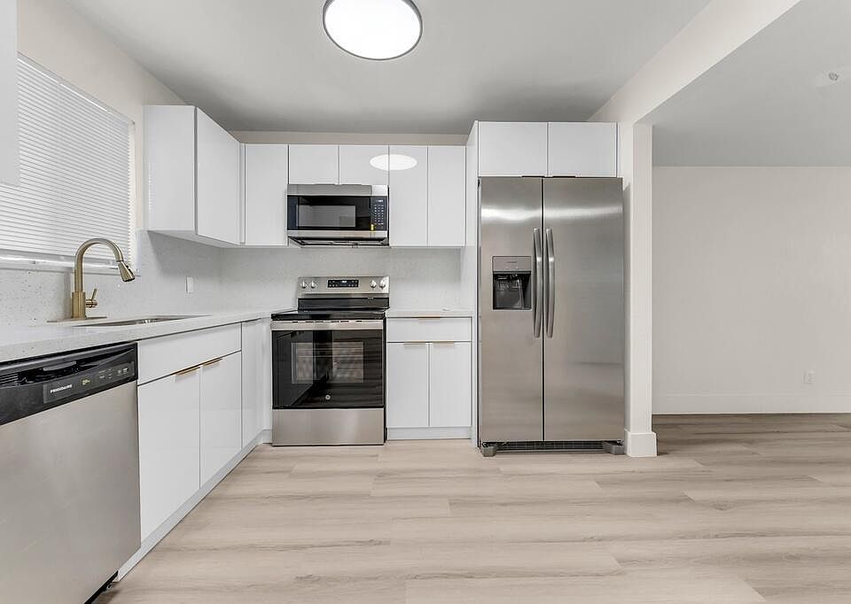 1st image of 2701 N 34TH Avenue #1D