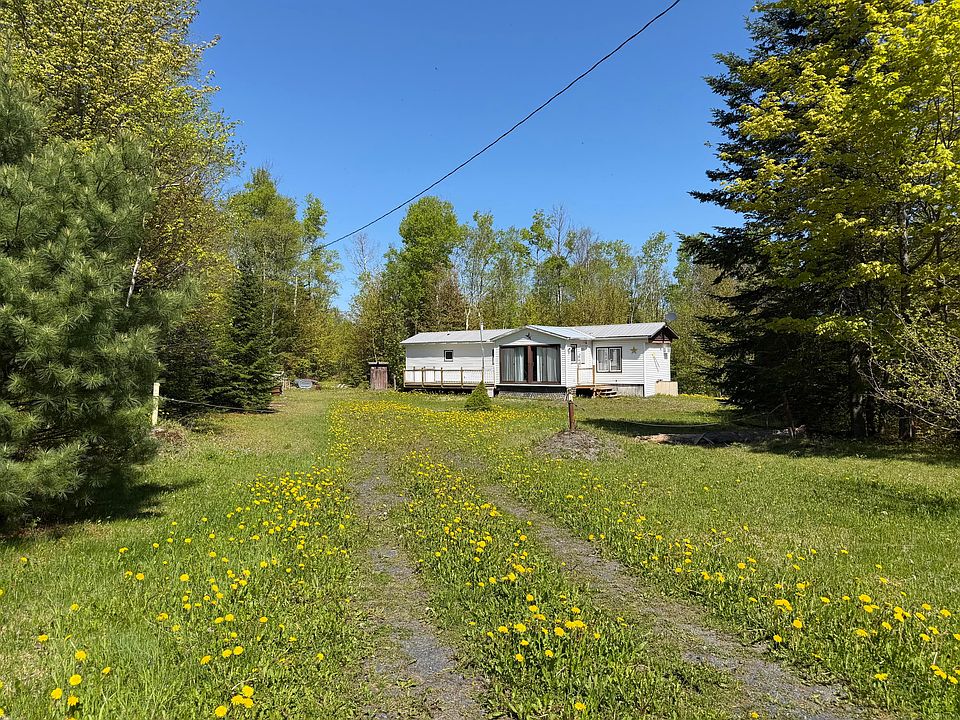 2nd image of 22 Aspen Road