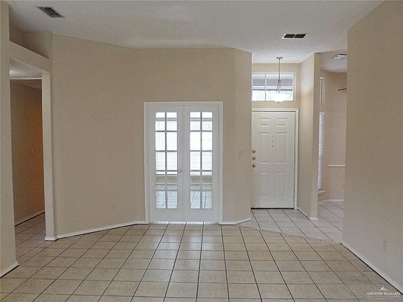 3rd image of 2412 Sandpiper Ave