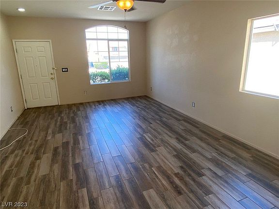 4th image of 8121 Hesperides Ave