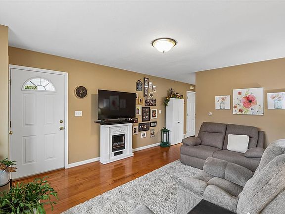 5th image of 503 S Walnut St