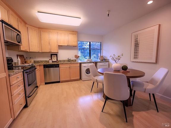 4th image of 720 Petaluma Boulevard S #30