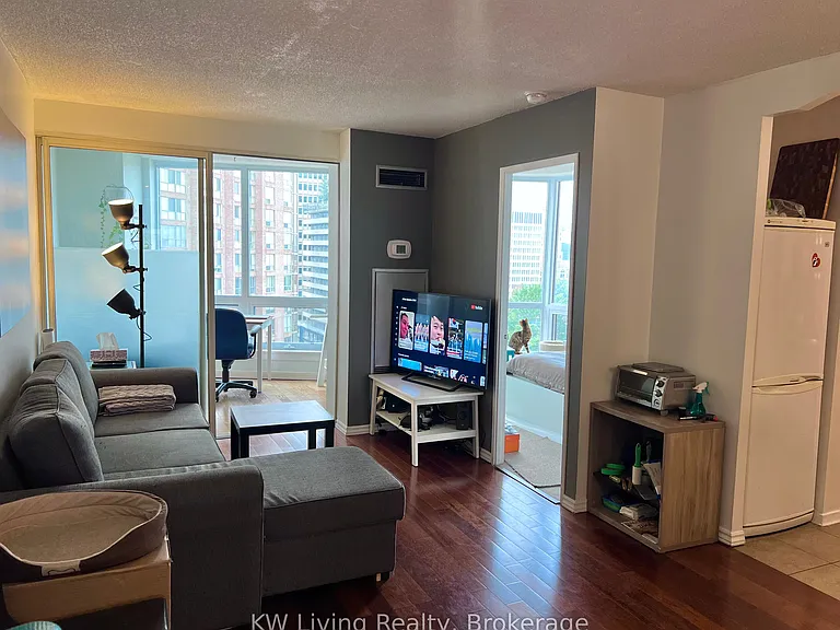 1055 Bay St #1209 — Photo 8