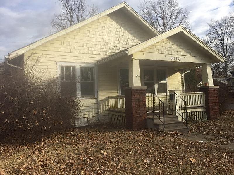 2nd image of 600 N Houser Dr