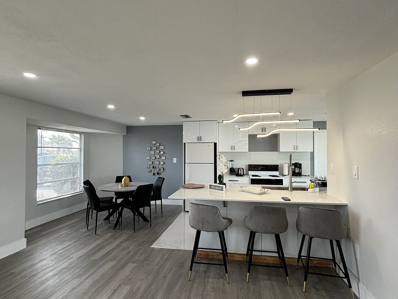2 bed, 1105 sqft, $2,400 — Photo 4
