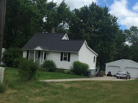 3rd image of 5864 Ethelwin Ave NE