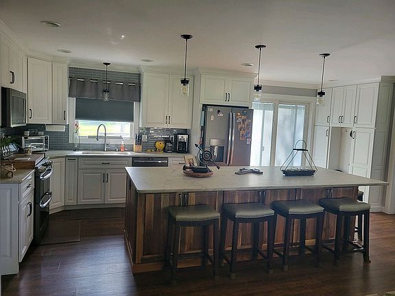 4th image of 269 N Alden Dr