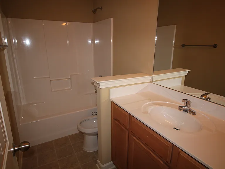 1039 Crayton Ridge Dr — Photo 7