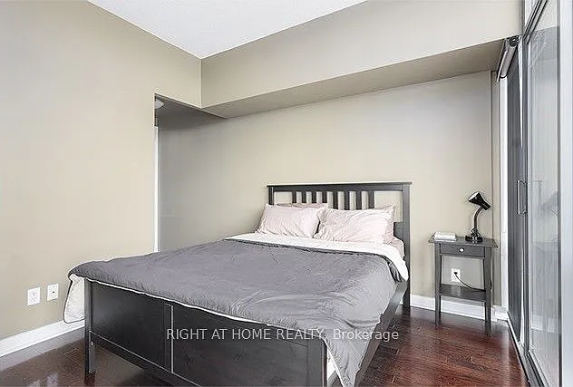 33 Charles St E #2903 — Photo 20