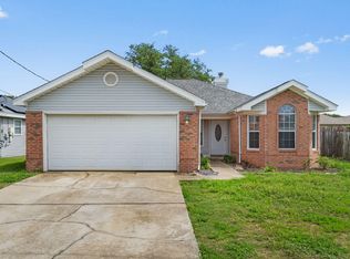305 W Danielle Ct, Mary Esther, FL 32569