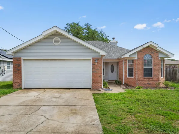 305 W Danielle Ct, Mary Esther, FL 32569