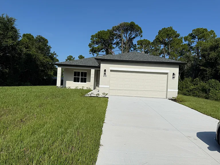 232 Bell Blvd S — Photo 1