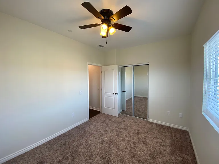 Santa Barbara Luxury Apartment Homes — Photo 10