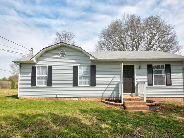 1401 Bradshaw Dr, Columbia, TN 38401