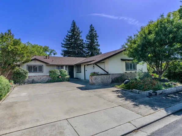 1618 Oakwood Dr, Modesto, CA 95350