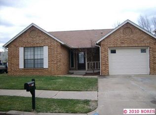 2701 S Oak Pl, Broken Arrow, OK 74012