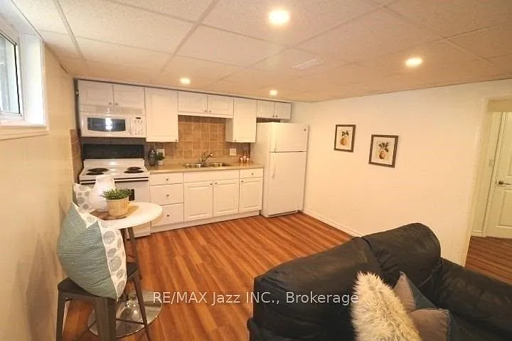 1235 Somerville St #LOWER — Photo 7