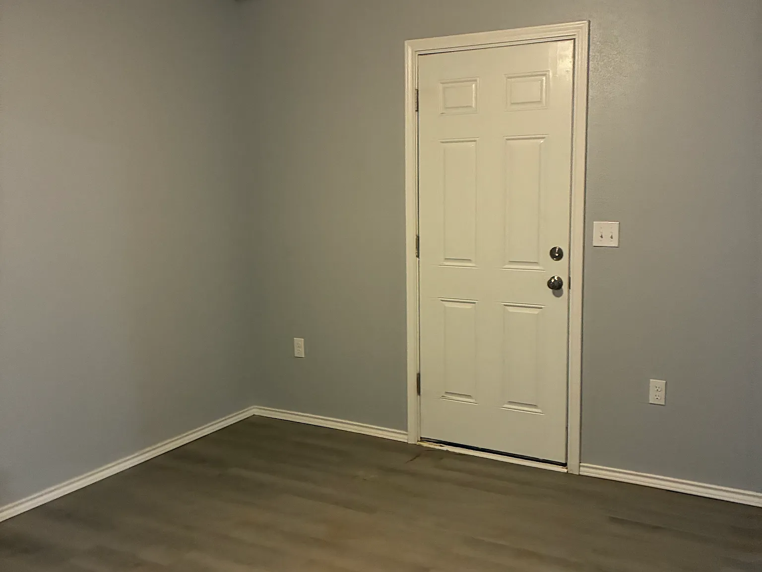 2028 S Avenue I — Photo 3