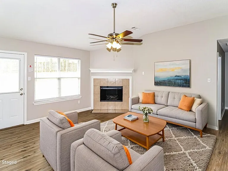 120 Pinewood Dr — Photo 5