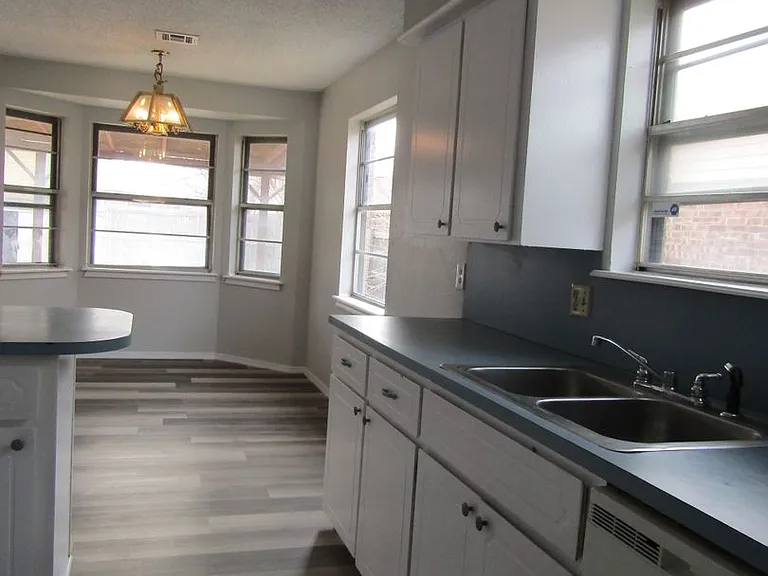 7008 NW Kingsbury Ave — Photo 7