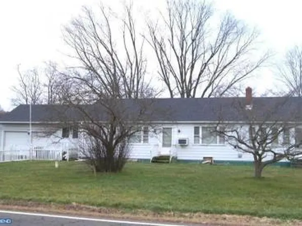 2332 Old York Rd, Bordentown, NJ 08505