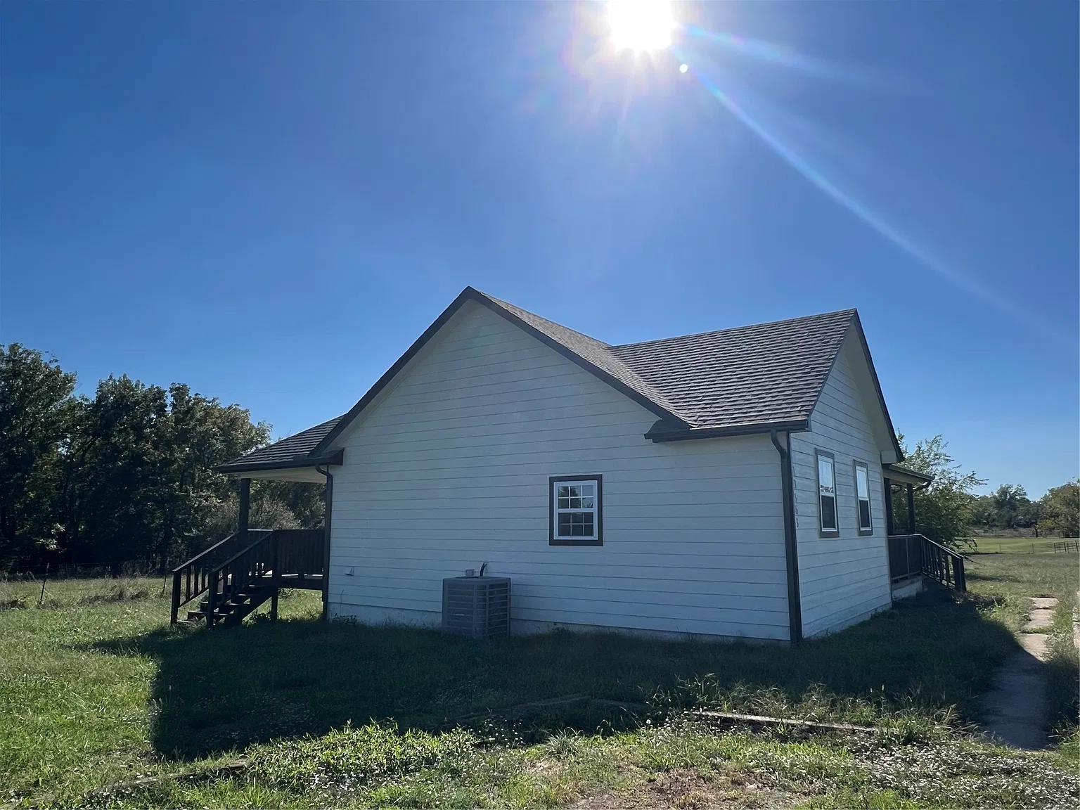 3 bed, 2.0 bath, 1602 sqft, $1,800 — Photo 4