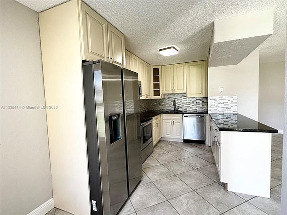 4th image of 5515 Courtyard Dr #5515
