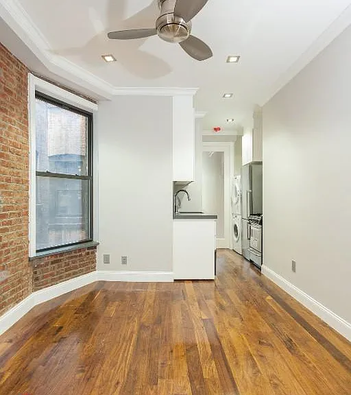 16 E 116th St #RP2A — Photo 2