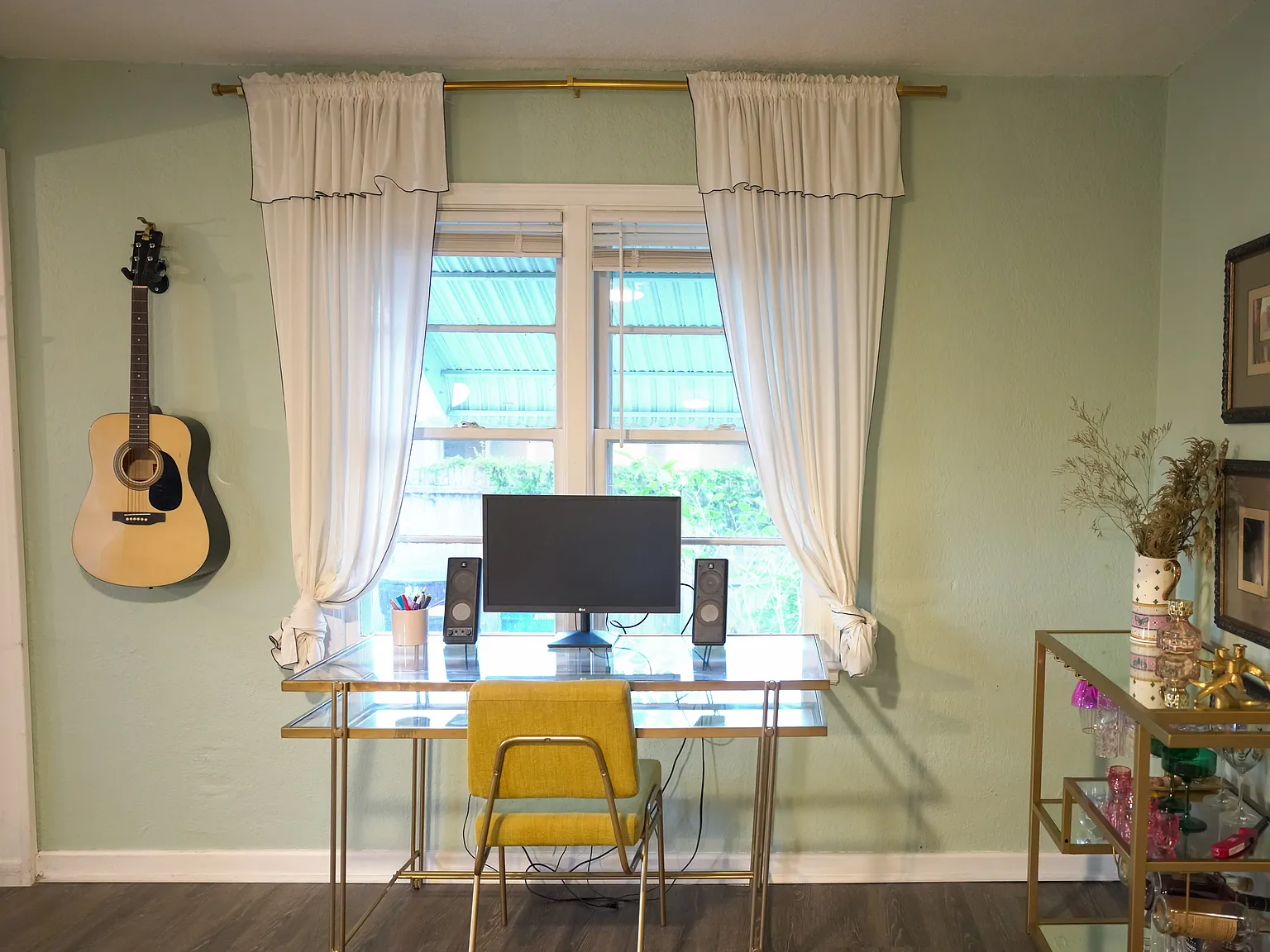 2 bed, 850 sqft, $2,400 — Photo 4
