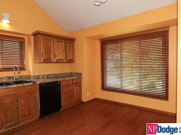 4th image of 12201 Binney St