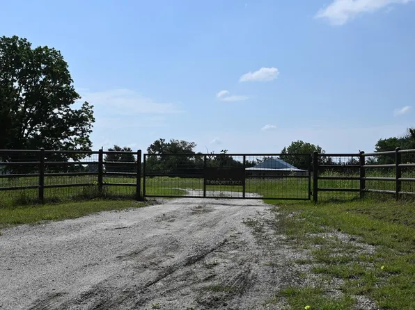 8698 County Road 239, Oakwood, TX 75855