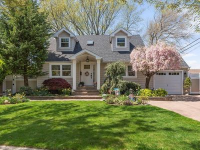 6 Nancy Lane, Hicksville, NY, 11801