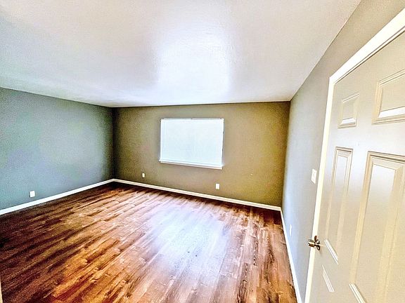 4th image of 7629 Lockwood St #8