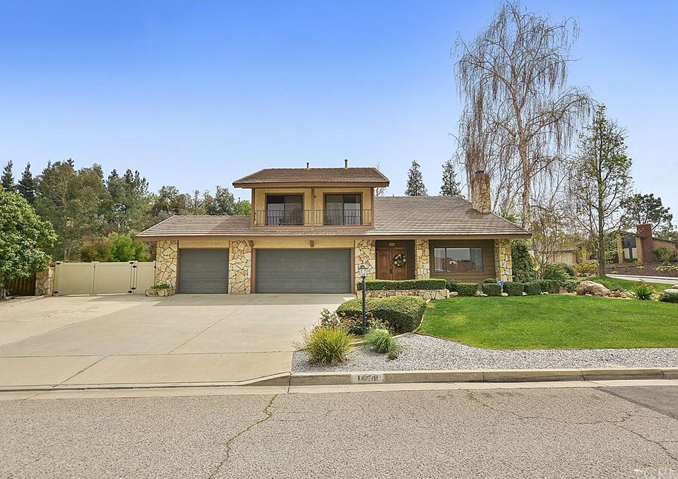 1st image of 1658 Camelot Dr