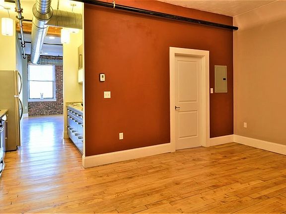 4th image of 281 Essex St #305