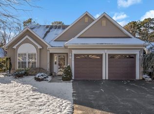 48 Skyline Dr, Lakewood, NJ 08701
