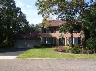 14 Sutley Dr, Voorhees, NJ 08043